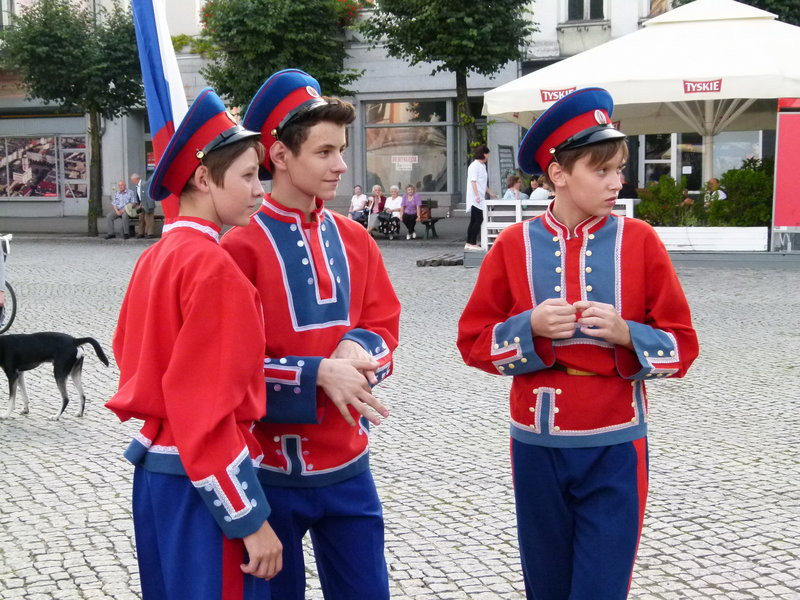 Światowy folklor na leszczyńskim rynku (zdjęcia)