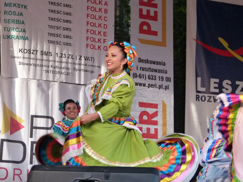 Światowy folklor na leszczyńskim rynku (zdjęcia)