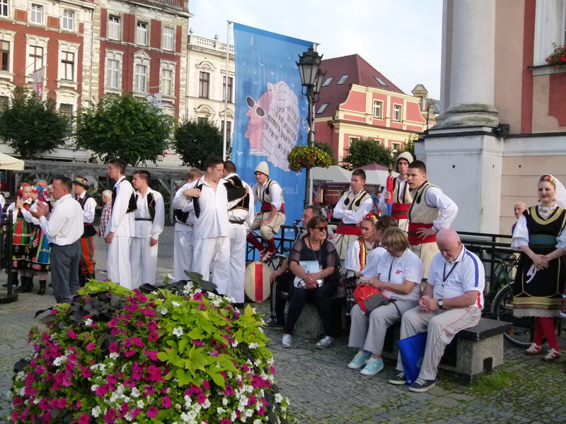 Światowy folklor na leszczyńskim rynku (zdjęcia)