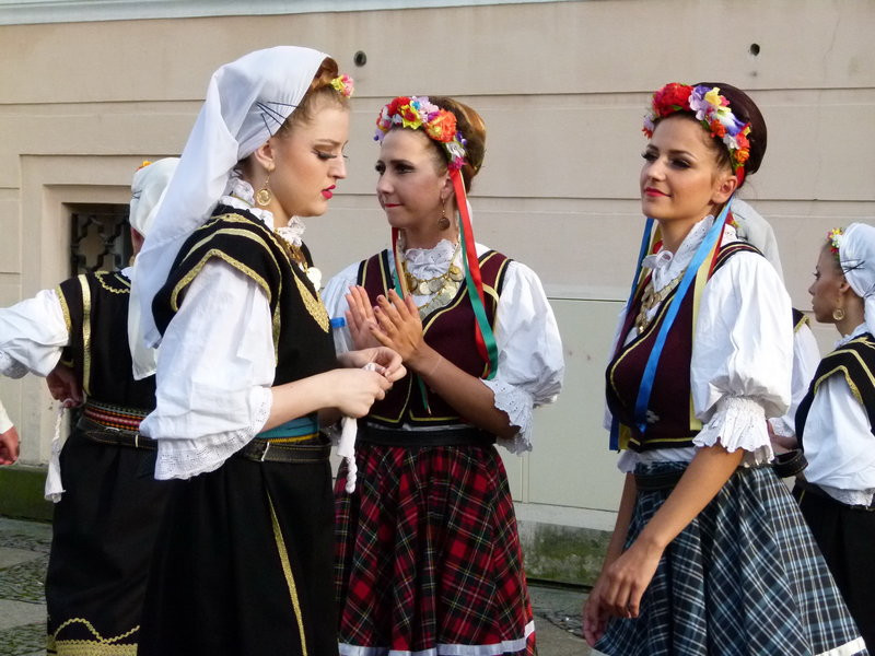 Światowy folklor na leszczyńskim rynku (zdjęcia)