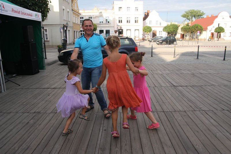 Piątkowe tańce w Rydzynie (zdjęcia)