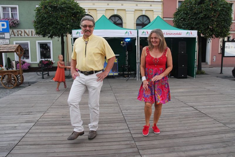 Piątkowe tańce w Rydzynie (zdjęcia)