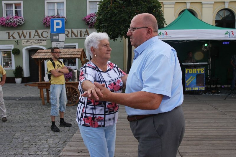 Piątkowe tańce w Rydzynie (zdjęcia)