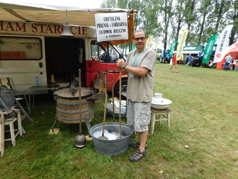 Warkot starych ciągników i maszyn (zdjęcia)