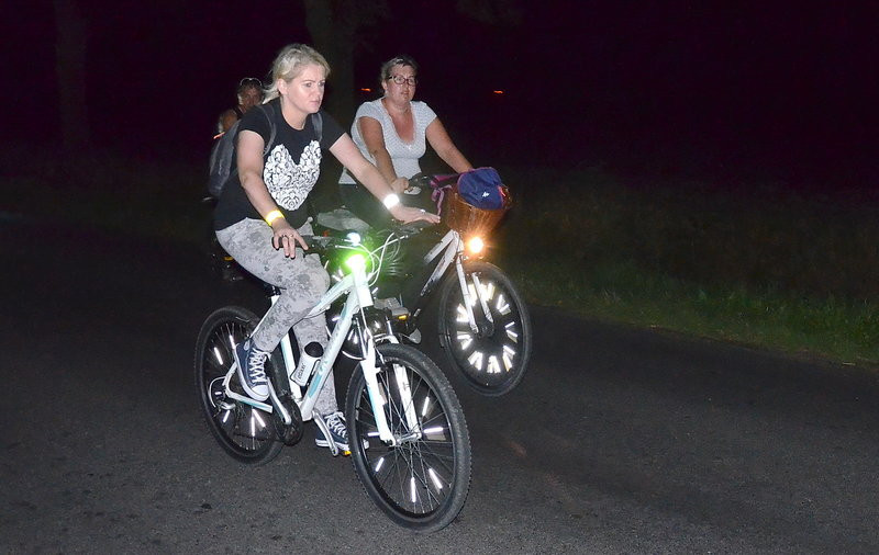 Nocą z Pawłowic do Osiecznej (zdjęcia)