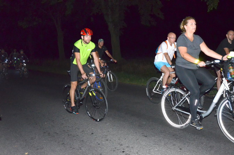 Nocą z Pawłowic do Osiecznej (zdjęcia)