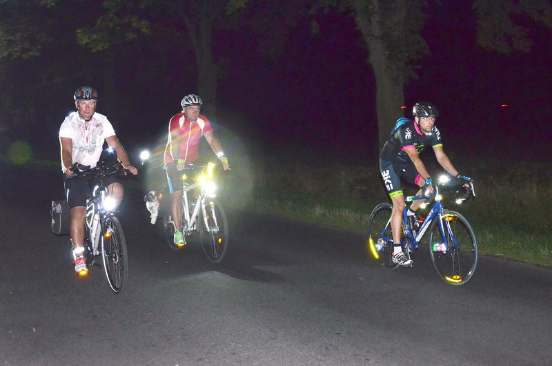 Nocą z Pawłowic do Osiecznej (zdjęcia)