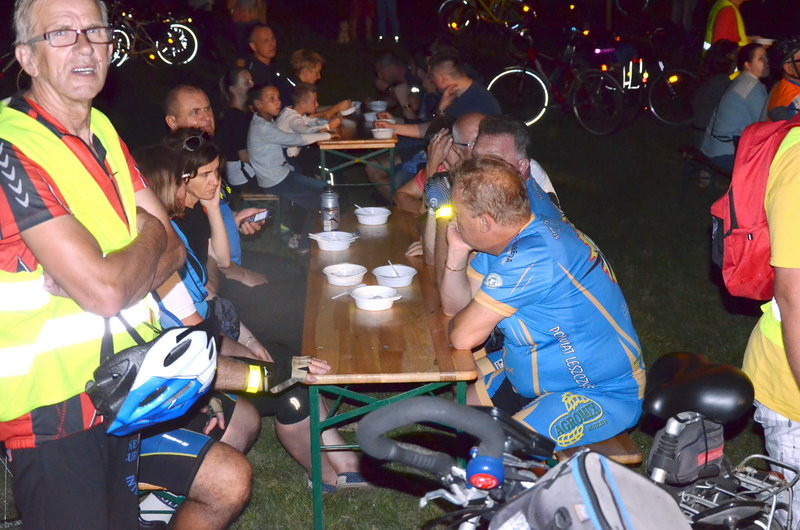 Nocą z Pawłowic do Osiecznej (zdjęcia)