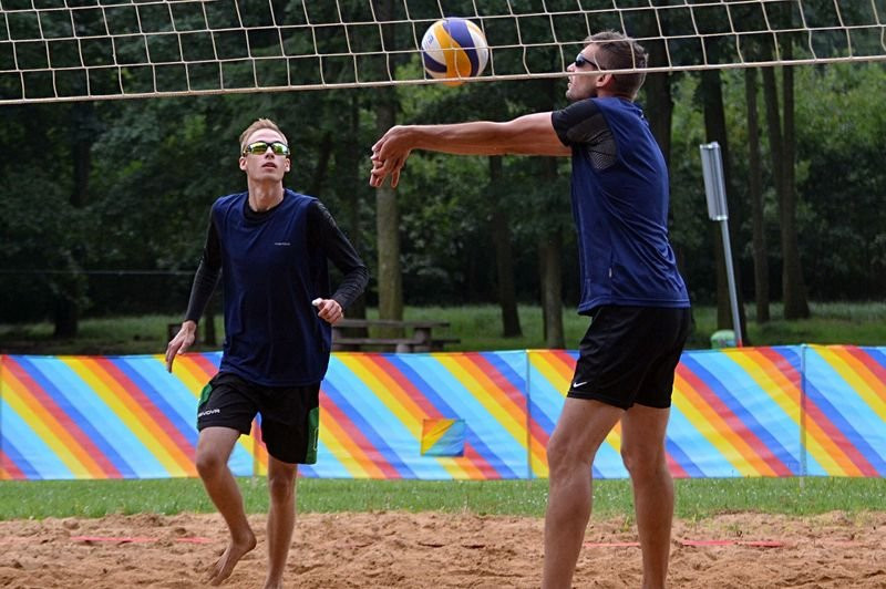 Turniej siatkówki plażowej w Górznie (zdjęcia)