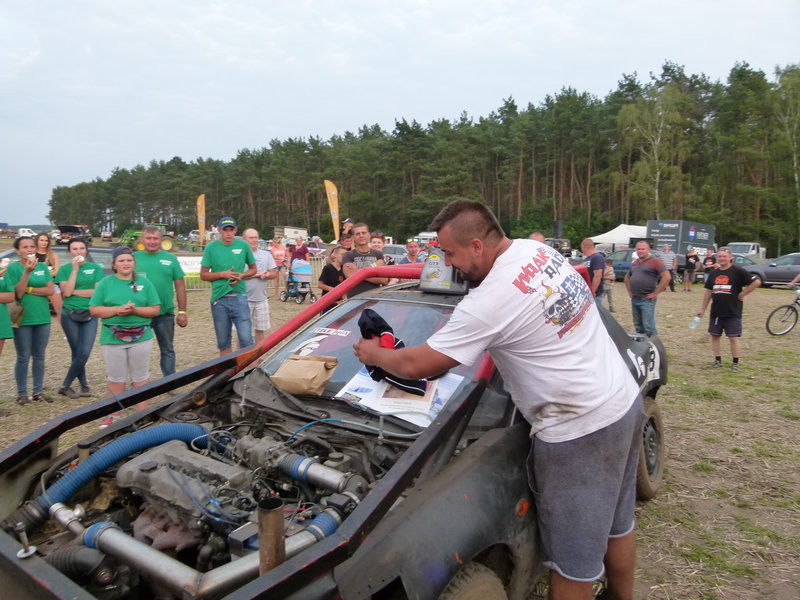 Ludzka solidarność ważniejsza od zwycięstwa (zdjęcia)