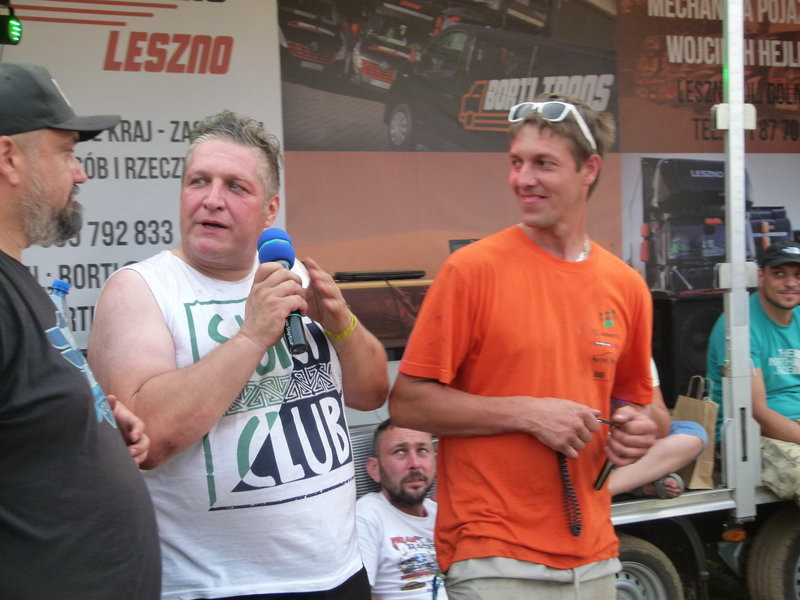 Ludzka solidarność ważniejsza od zwycięstwa (zdjęcia)