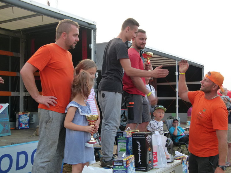 Ludzka solidarność ważniejsza od zwycięstwa (zdjęcia)