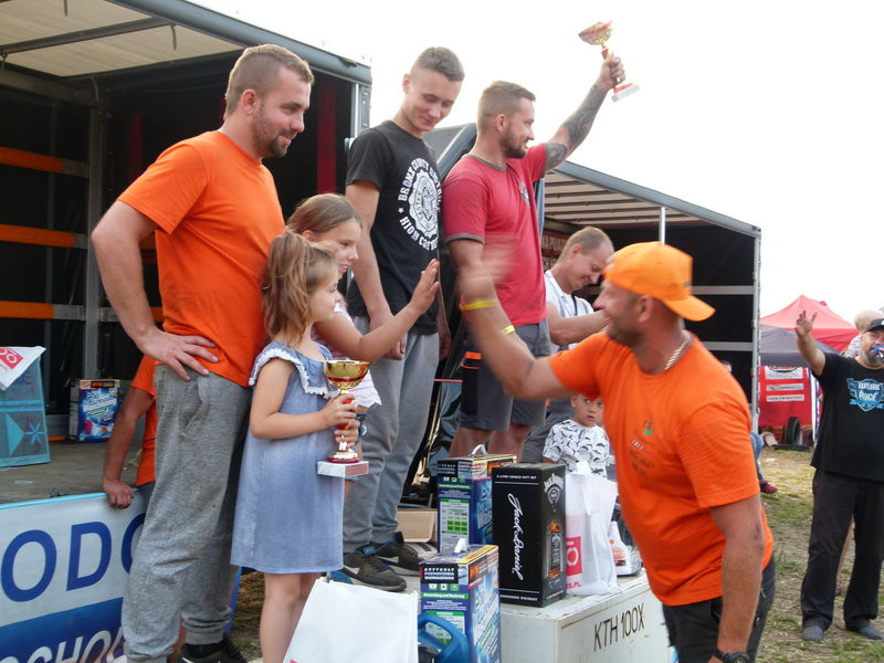 Ludzka solidarność ważniejsza od zwycięstwa (zdjęcia)