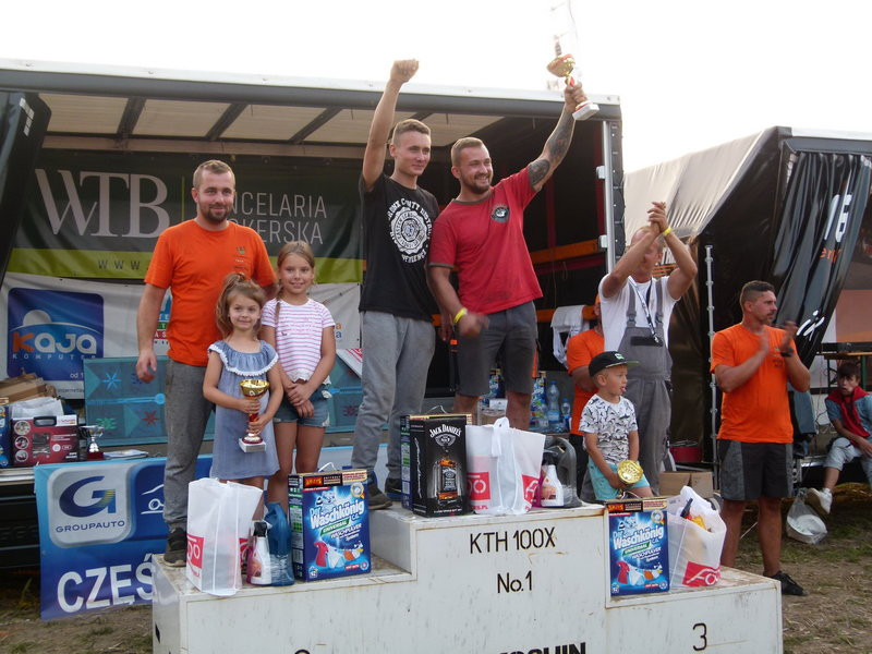 Ludzka solidarność ważniejsza od zwycięstwa (zdjęcia)