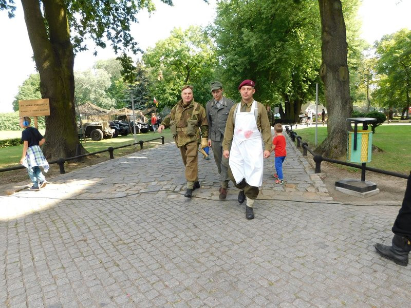 Piknik militarny przy Zamku (zdjęcia)