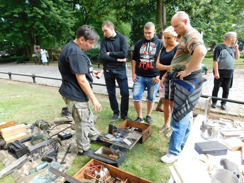 Piknik militarny przy Zamku (zdjęcia)