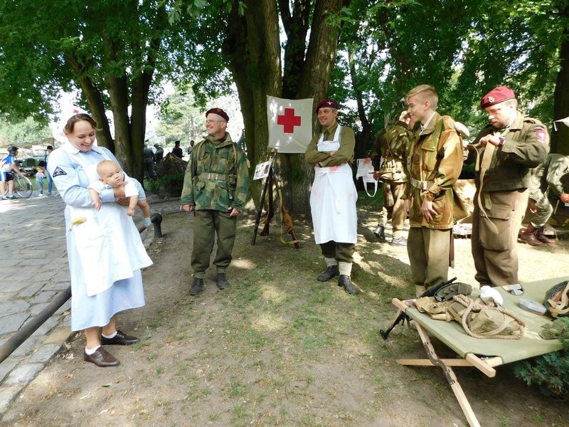 Piknik militarny przy Zamku (zdjęcia)