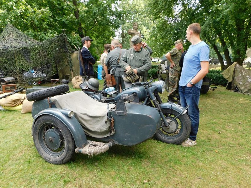Piknik militarny przy Zamku (zdjęcia)