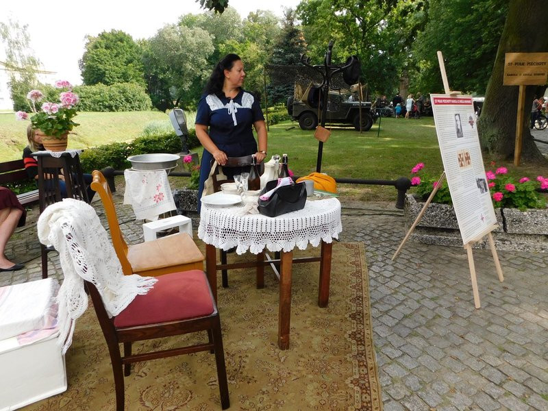 Piknik militarny przy Zamku (zdjęcia)