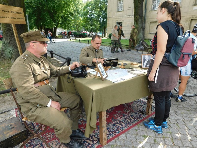 Piknik militarny przy Zamku (zdjęcia)
