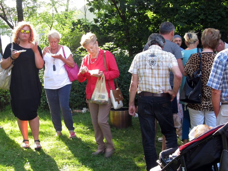 W niedzielę leszczynianie najedli się w parku (zdjęcia)