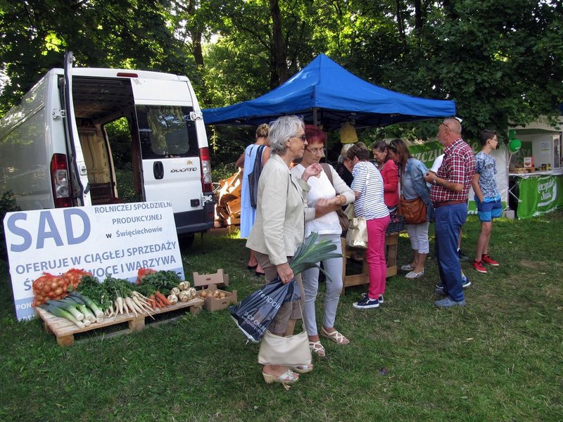 W niedzielę leszczynianie najedli się w parku (zdjęcia)
