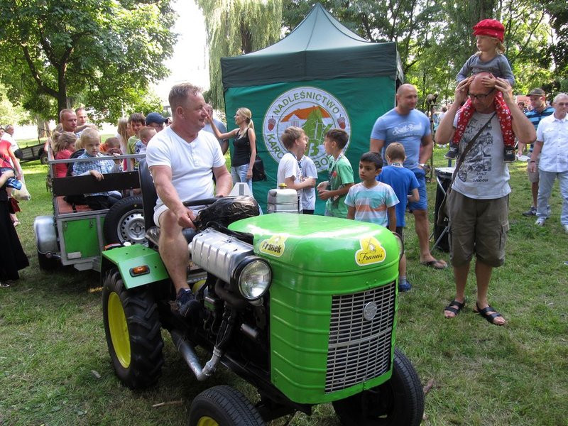 W niedzielę leszczynianie najedli się w parku (zdjęcia)