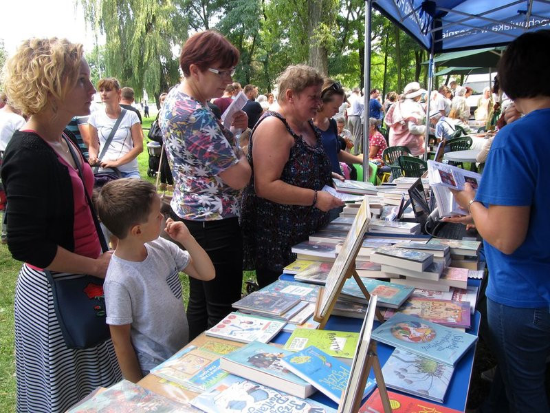 W niedzielę leszczynianie najedli się w parku (zdjęcia)