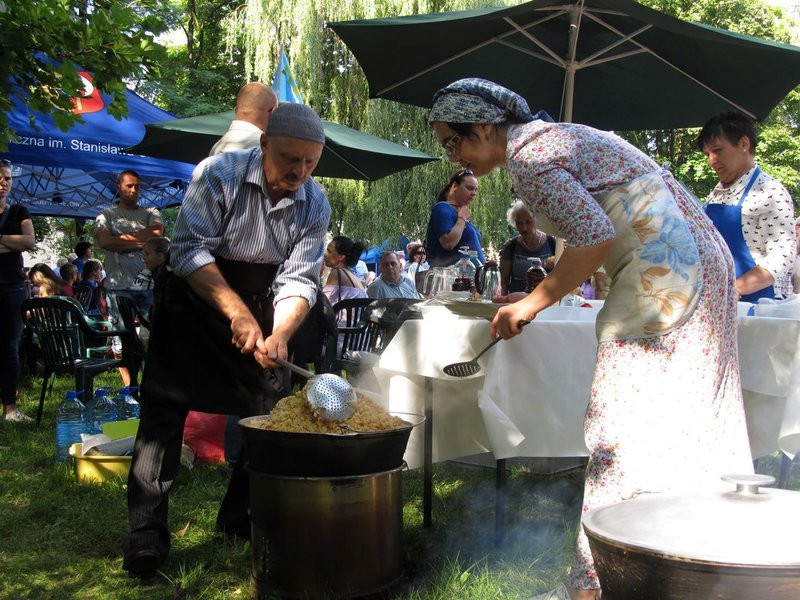 W niedzielę leszczynianie najedli się w parku (zdjęcia)