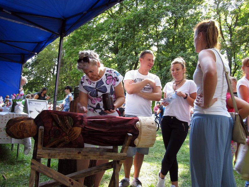 W niedzielę leszczynianie najedli się w parku (zdjęcia)