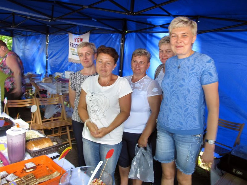 W niedzielę leszczynianie najedli się w parku (zdjęcia)