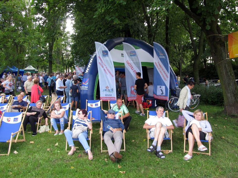 W niedzielę leszczynianie najedli się w parku (zdjęcia)