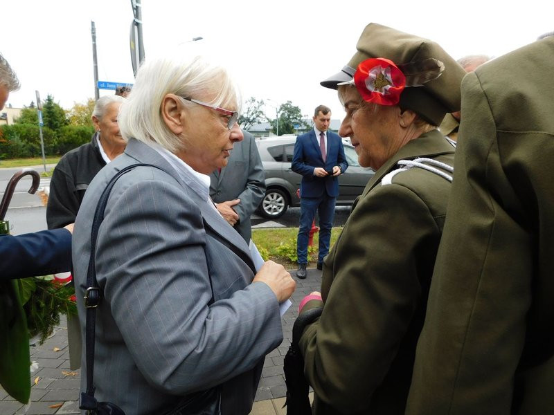 Odsłonięto tablicę dr M. Opatrnego (zdjęcia)