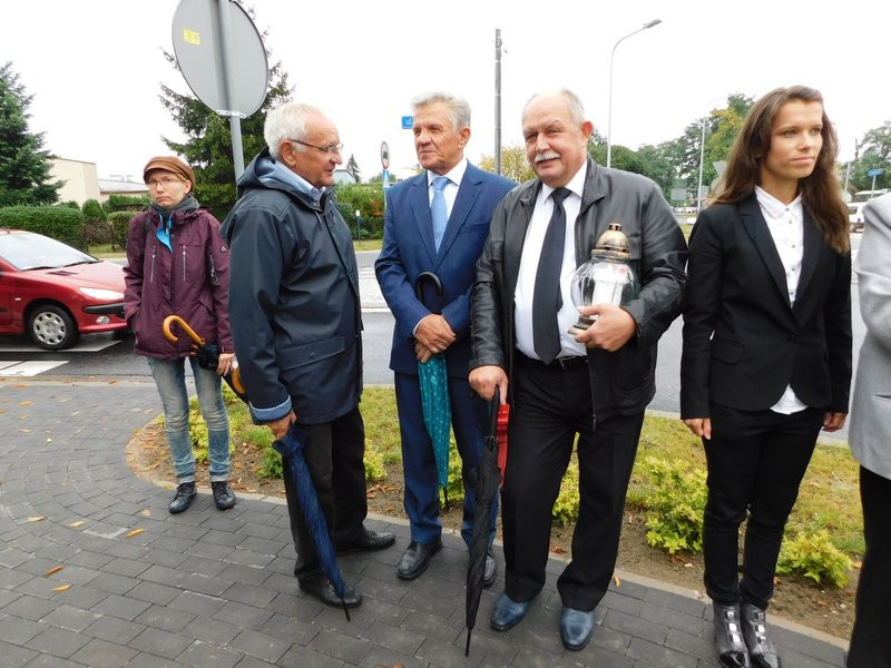 Odsłonięto tablicę dr M. Opatrnego (zdjęcia)