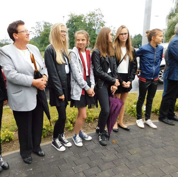 Odsłonięto tablicę dr M. Opatrnego (zdjęcia)