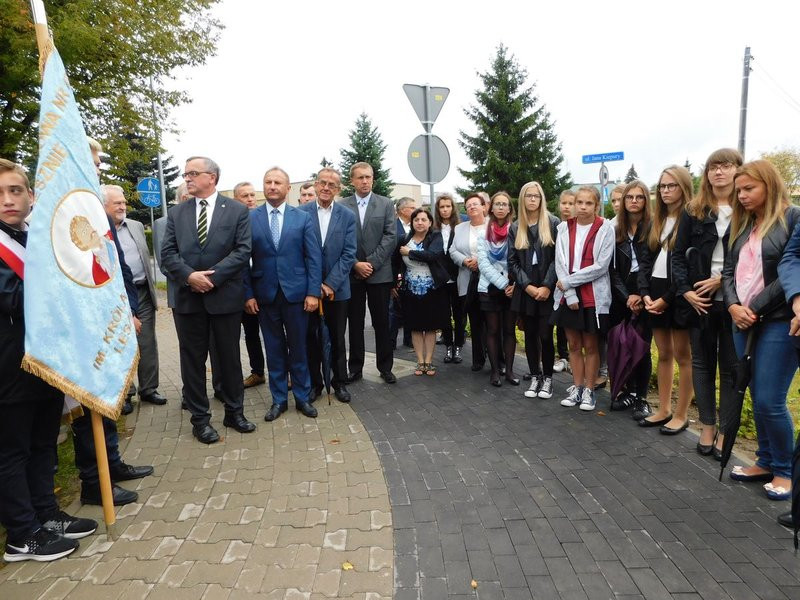 Odsłonięto tablicę dr M. Opatrnego (zdjęcia)