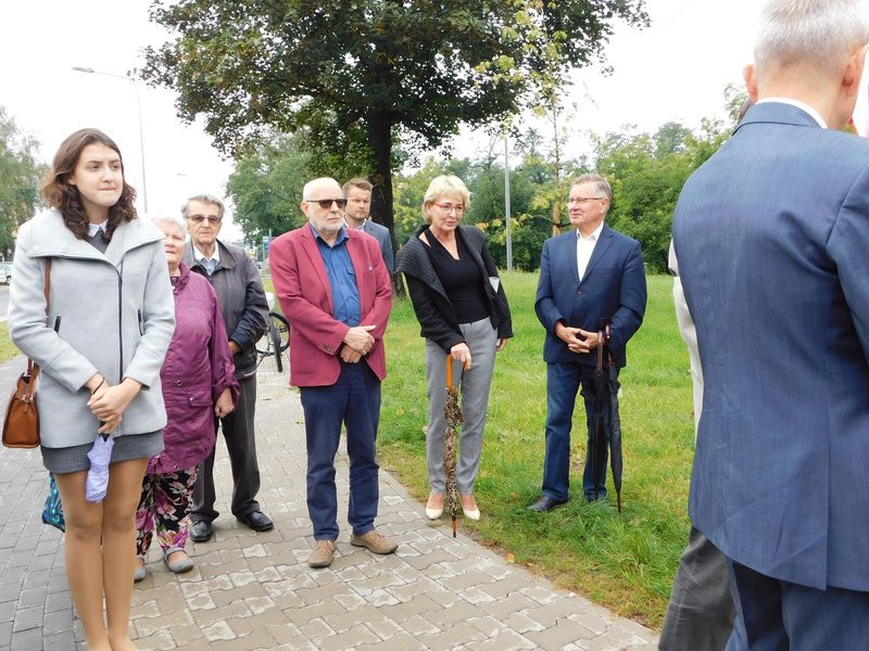 Odsłonięto tablicę dr M. Opatrnego (zdjęcia)