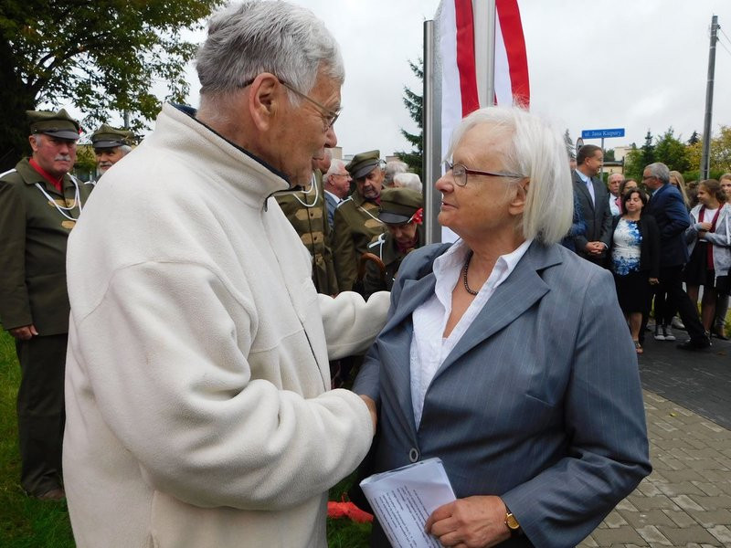 Odsłonięto tablicę dr M. Opatrnego (zdjęcia)