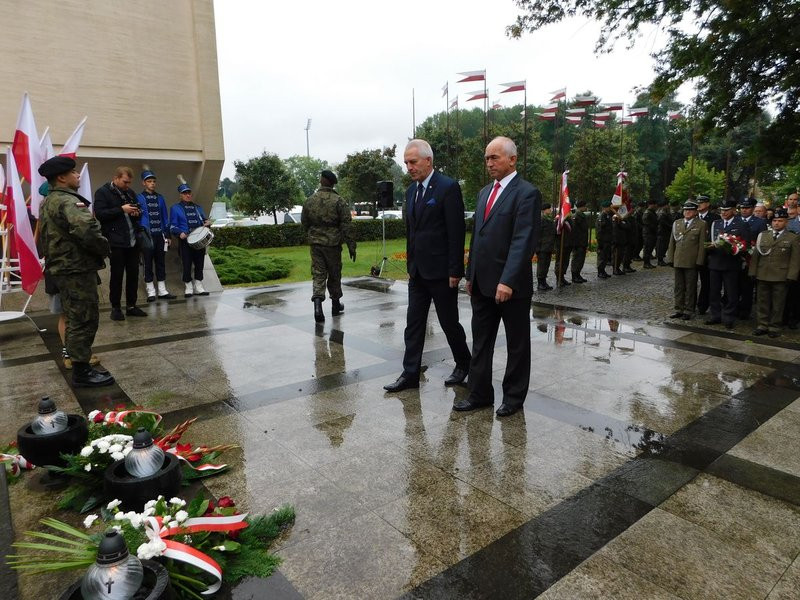 Polacy stanęli w obronie Ojczyzny (zdjęcia)