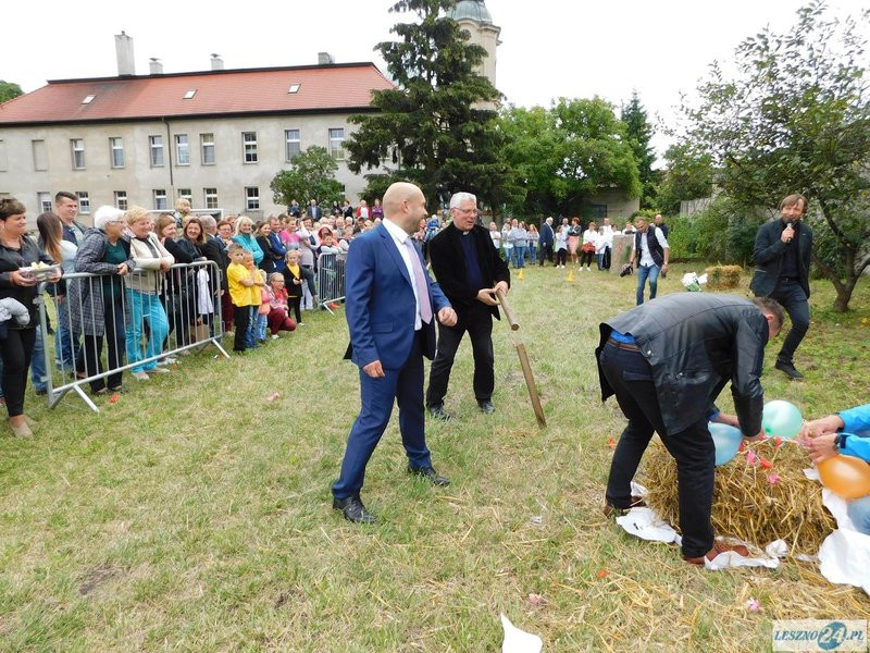 Mieszkańcy Rydzyny na dożynkach (zdjęcia)
