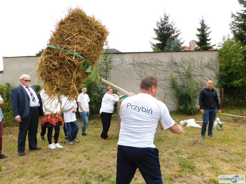 Mieszkańcy Rydzyny na dożynkach (zdjęcia)