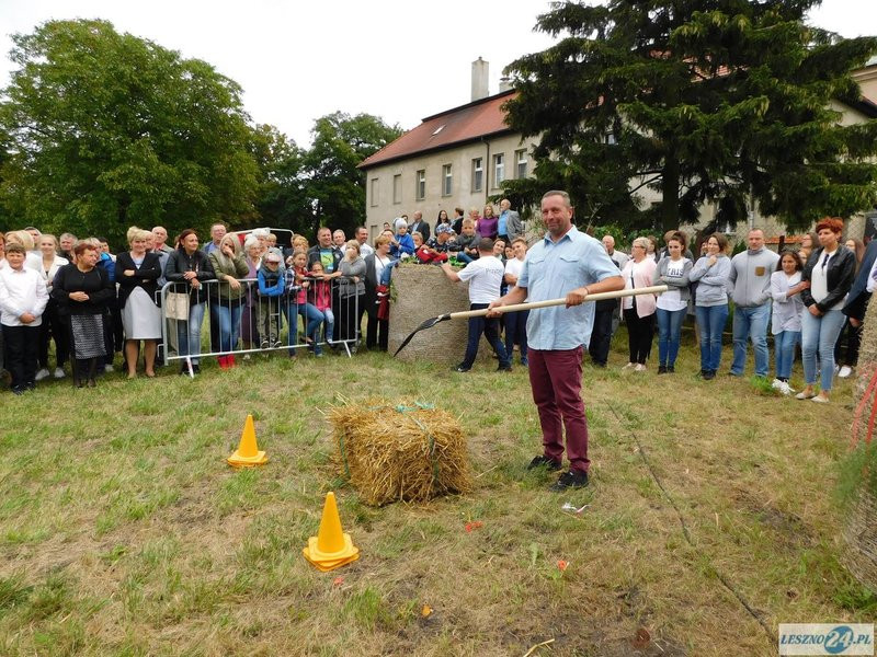 Mieszkańcy Rydzyny na dożynkach (zdjęcia)