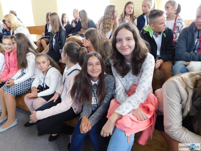 Pierwszy dzwonek w Dąbczu (zdjęcia)