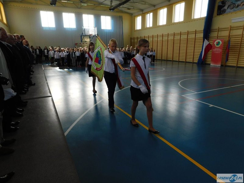 Pierwszy dzwonek w Dąbczu (zdjęcia)