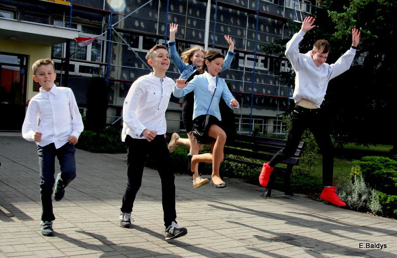 Pierwszy dzwonek w Osiecznej (zdjęcia)