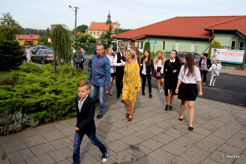 Pierwszy dzwonek w Osiecznej (zdjęcia)