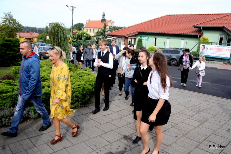 Pierwszy dzwonek w Osiecznej (zdjęcia)