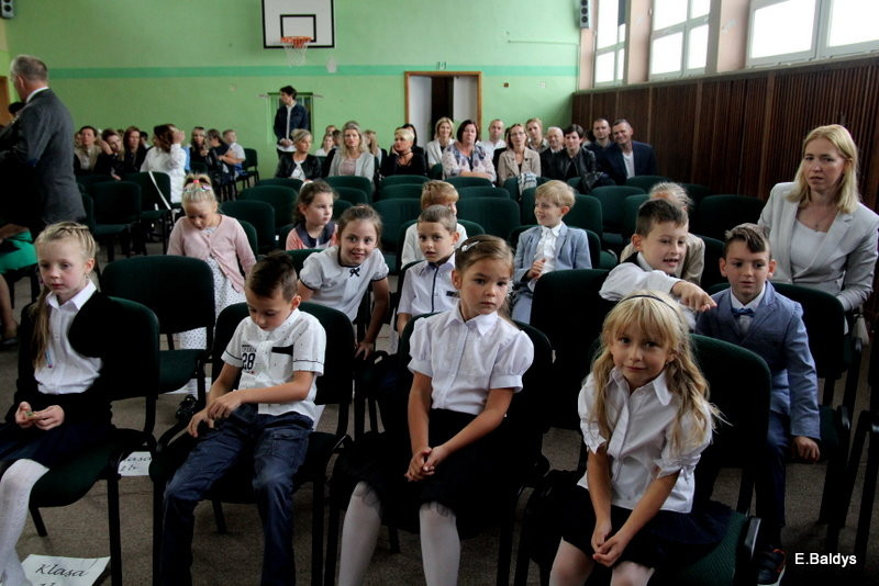 Pierwszy dzwonek w Osiecznej (zdjęcia)