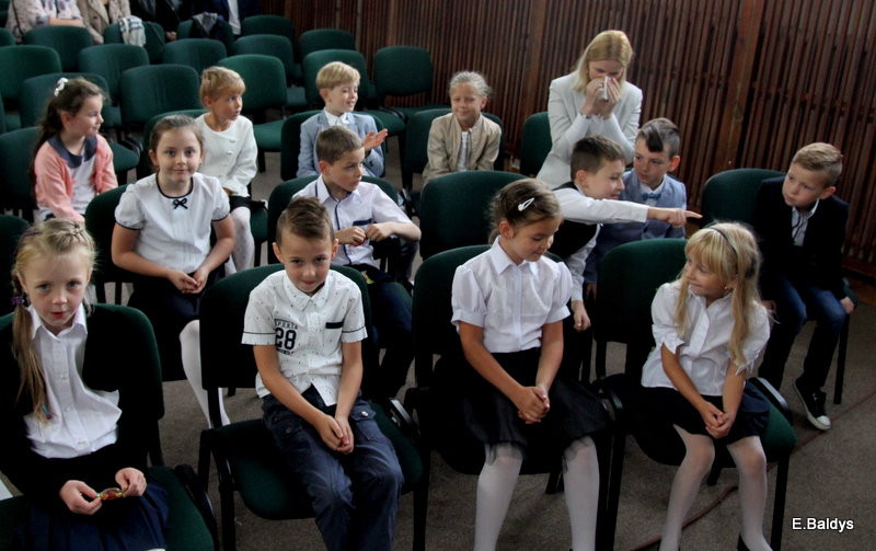 Pierwszy dzwonek w Osiecznej (zdjęcia)