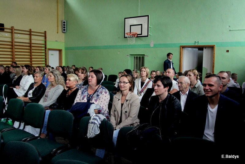 Pierwszy dzwonek w Osiecznej (zdjęcia)